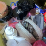 難易度★★☆ペンタブを探せ。